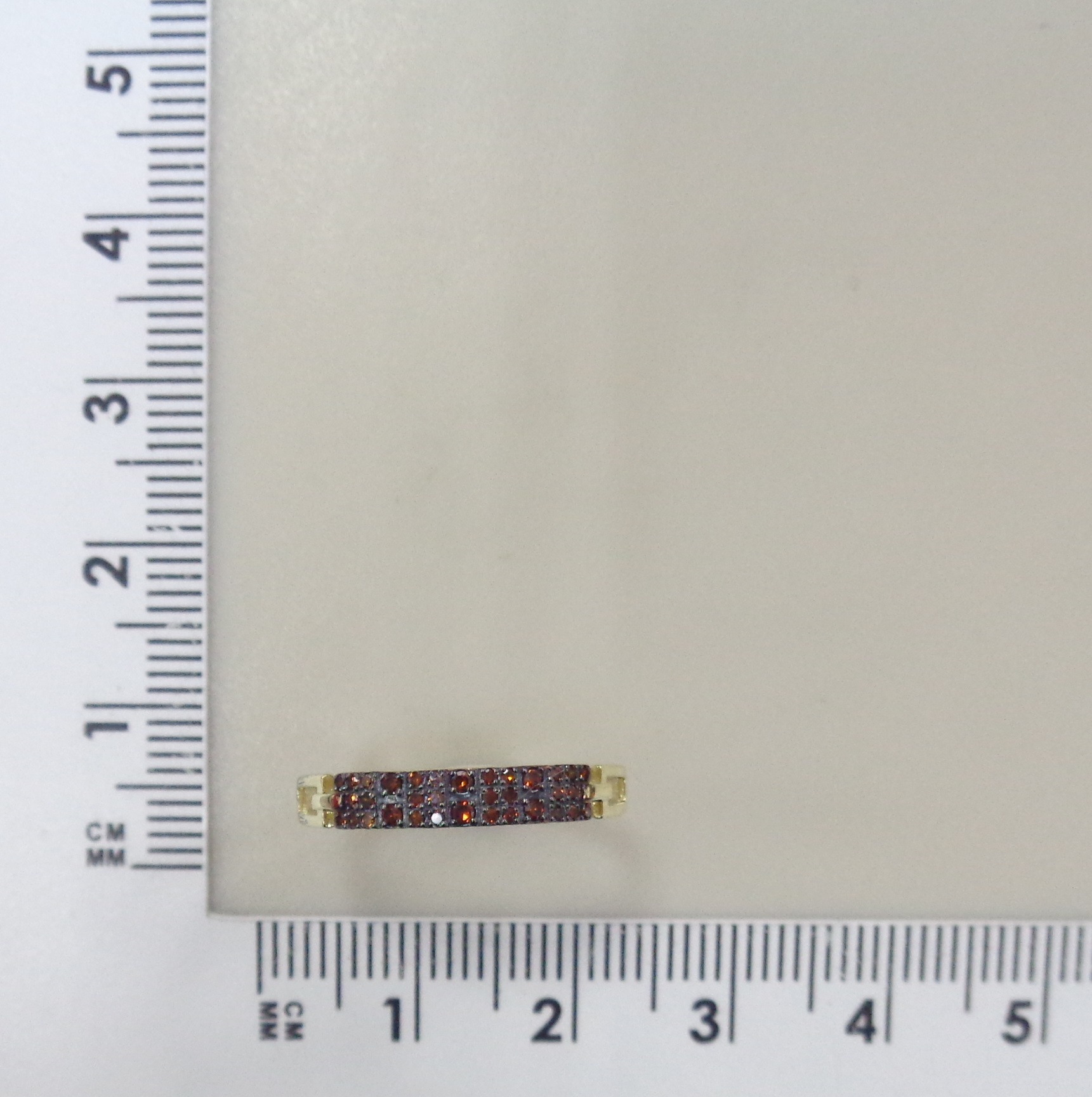 Кольцо из желтого золота с оранжевыми бриллиантами